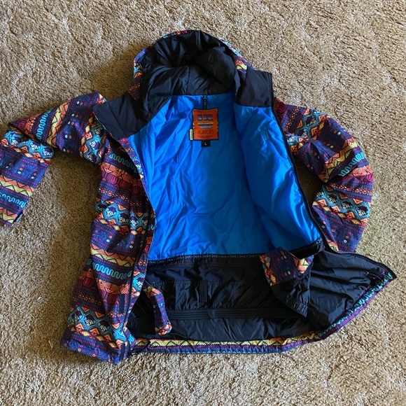 Colorful Patterned Jacket - Picture 3 of 4